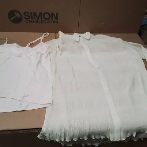 BOXED BRAND NEW APPROXIMATELY 21 JD WILLIAMS IVORY TEXTURE SHIRT SIZE 16