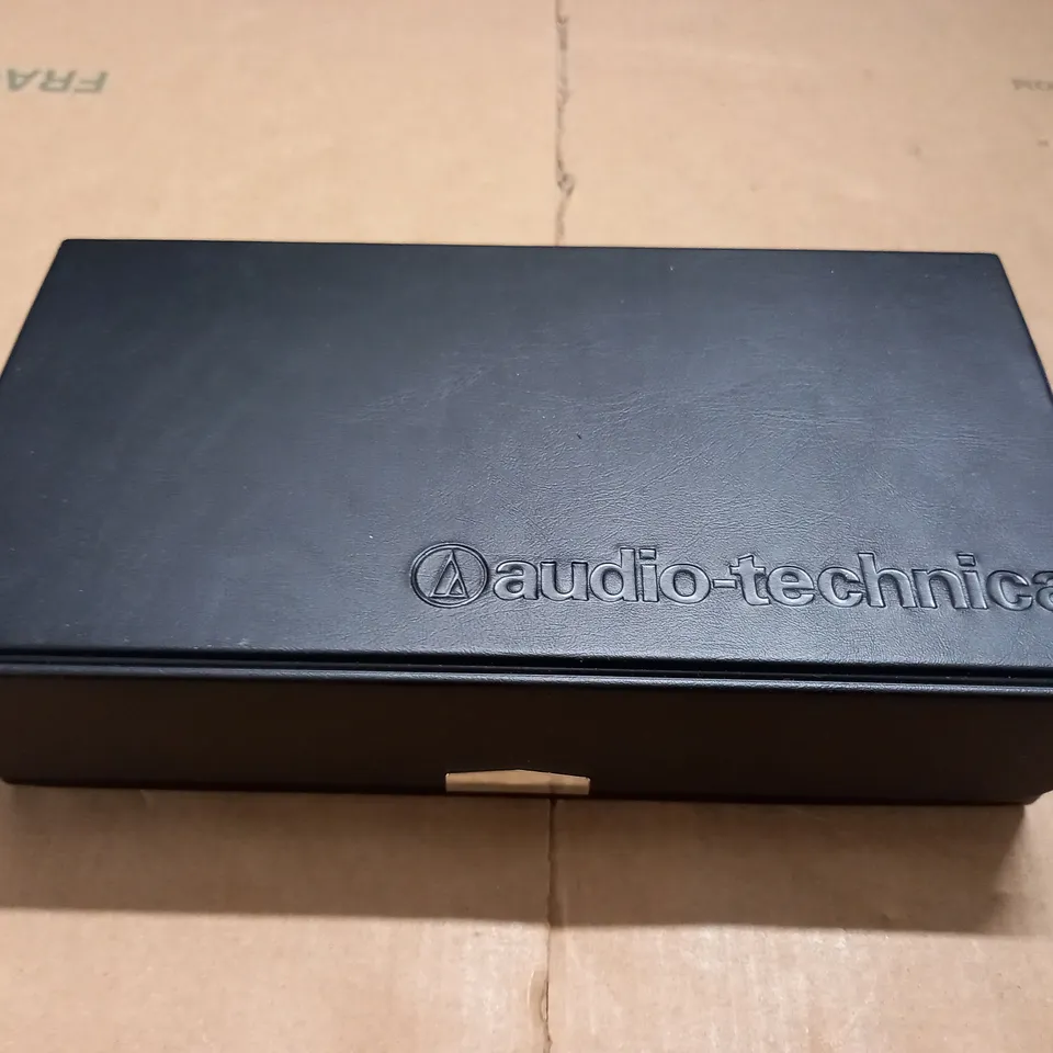 AUDIO-TECHNICAL TRANSFORMERLESS CAPACITOR STUDIO MICROPHONE - AT4033A