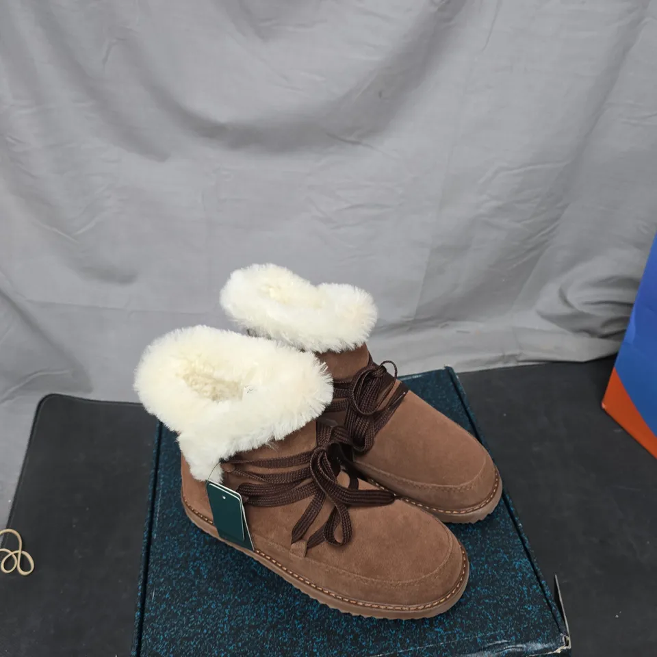 EMU AUSTRALIA BROWN SUEDE BOOTS WITH SHEARLING – BOXED UK 5