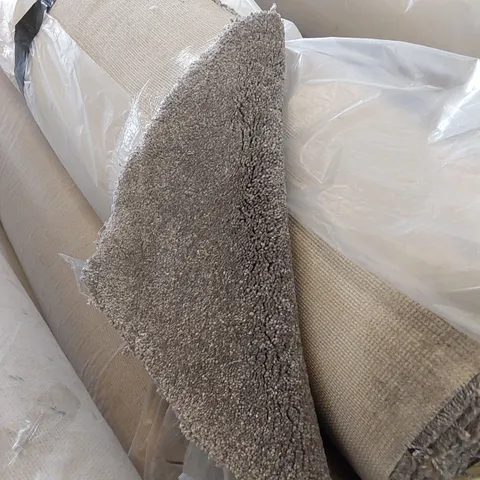 ROLL OF QUALITY ULTIMATE IMPRESSIONS HARBOUR CARPET // SIZE: APPROX 4 X 4.15m