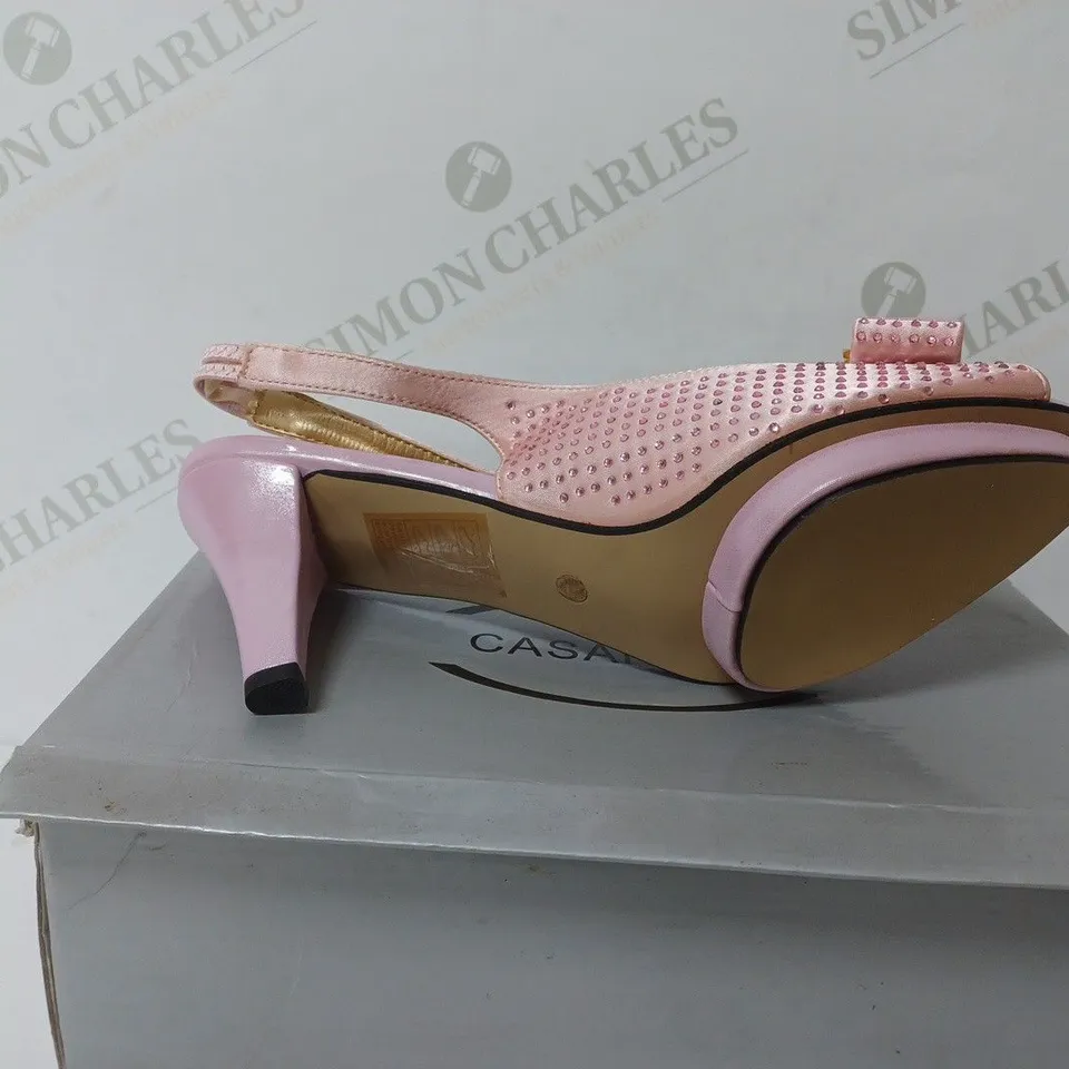 BOXED PAIR OF CASANDRA OPEN TOE HEELED SANDALS IN HOT PINK SIZE 43 
