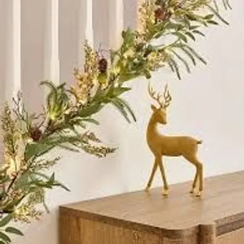 BOXED MISTLETOE AND GOLD PRE LIT BERRY CHRISTMAS GARLAND - 9FT