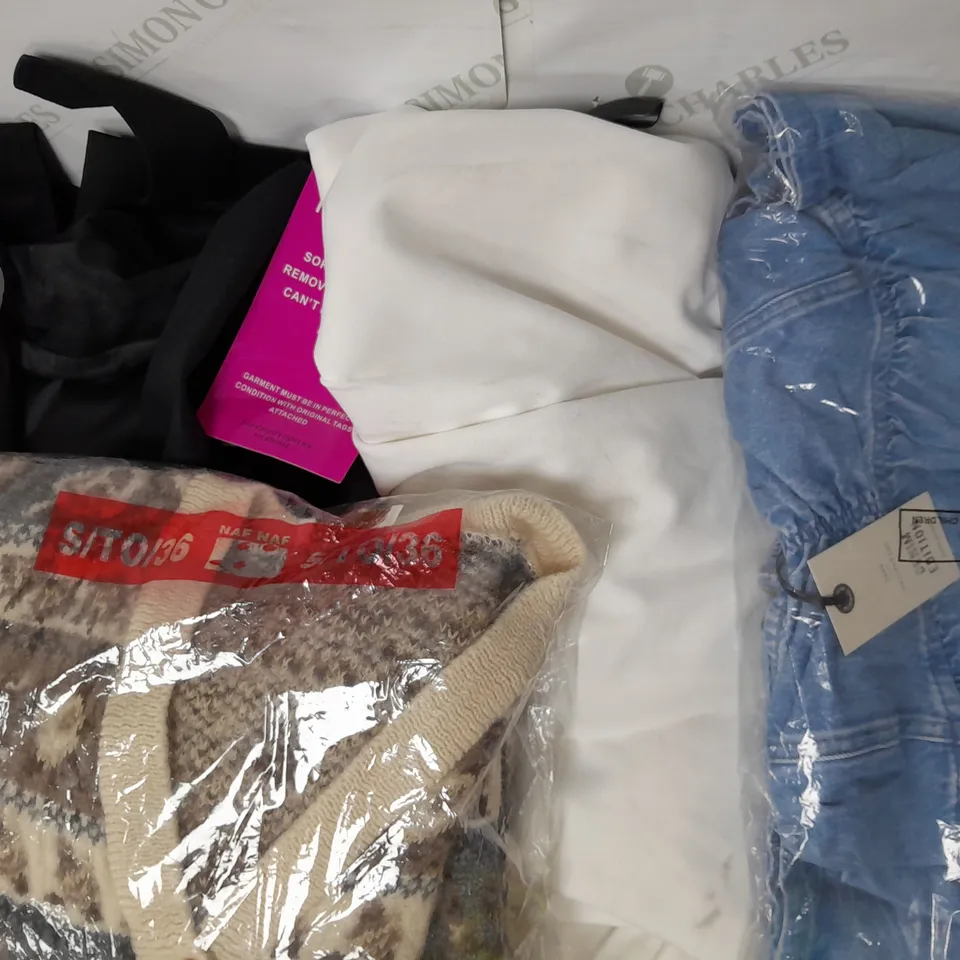 LOT OF APPROX 10 CLOTHING ITEMS IN VARIOUS BRANDS, STYLES, COLOURS AND SIZES