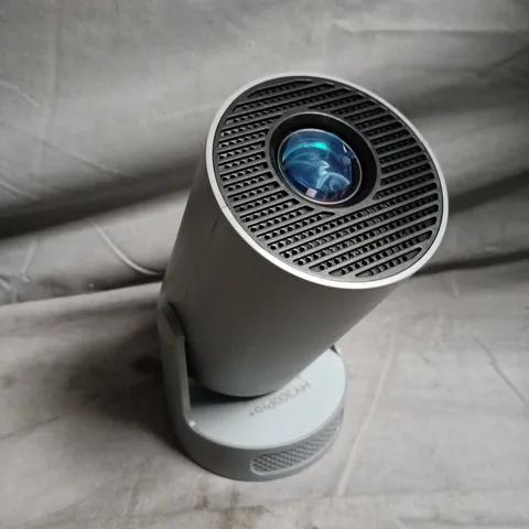 BOXED MAGCUBE MULTIMEDIA PROJECTOR 