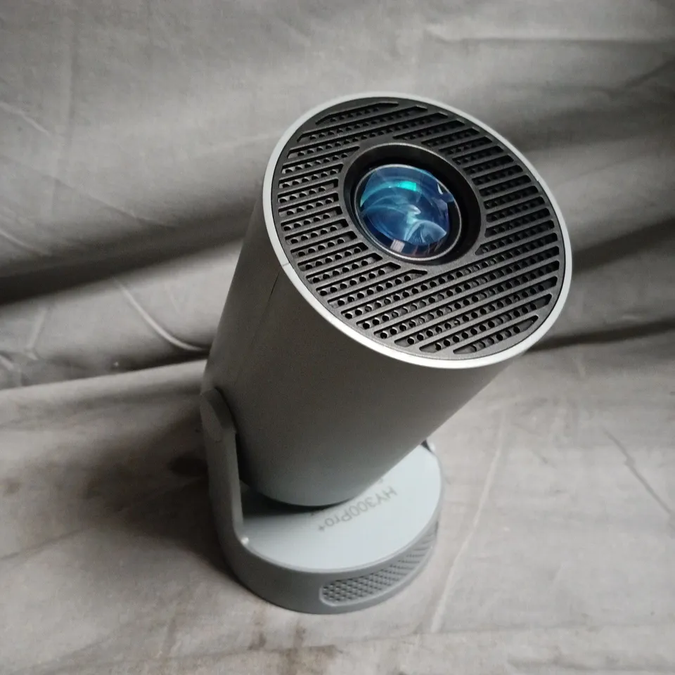 BOXED MAGCUBE MULTIMEDIA PROJECTOR 