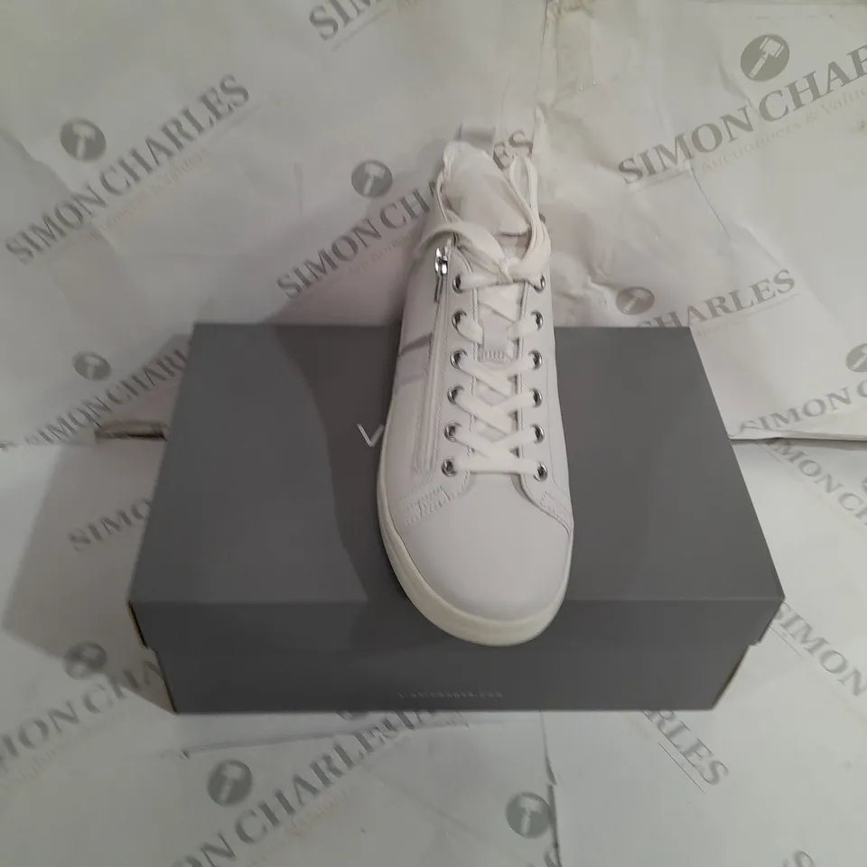 PAIR OF VIONIC STEVIE TRAINERS WHITE SIZE 7