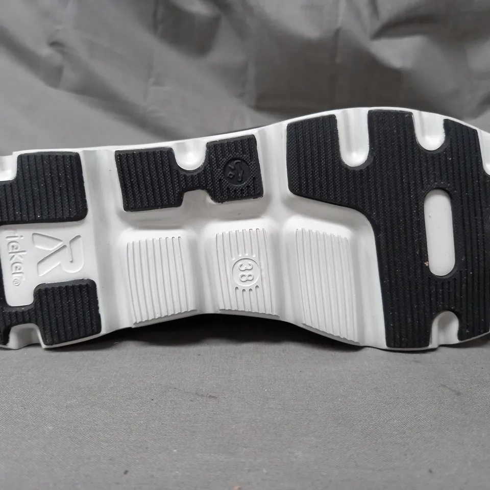 BOXED PAIR OF RIEKER REVOLUTION BOOTS IN GREY SIZE 5