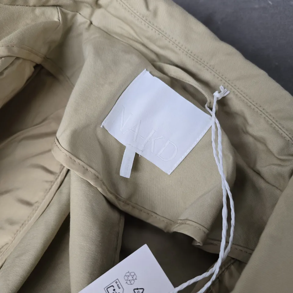 NA-KD OVERSIZED CLASSIC TRENCHCOAT IN BEIGE - EU 36