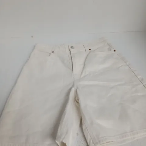 H&M WHITE HIGH WAIST SHORTS – EUR 38 (US 6) – WOMEN'S