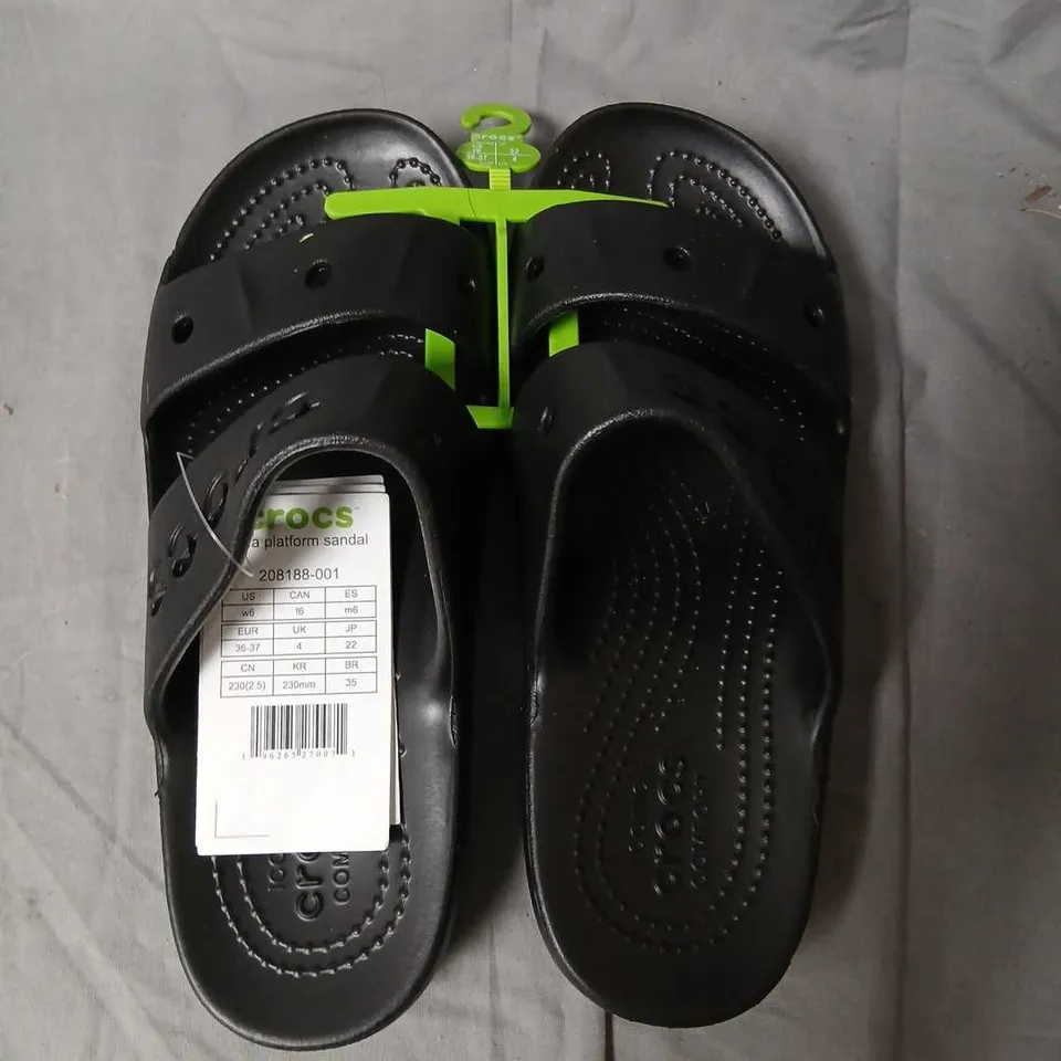 CROCS BAYA PLATFORM SANDAL – BLACK, WOMEN'S US 6 (UK 4)