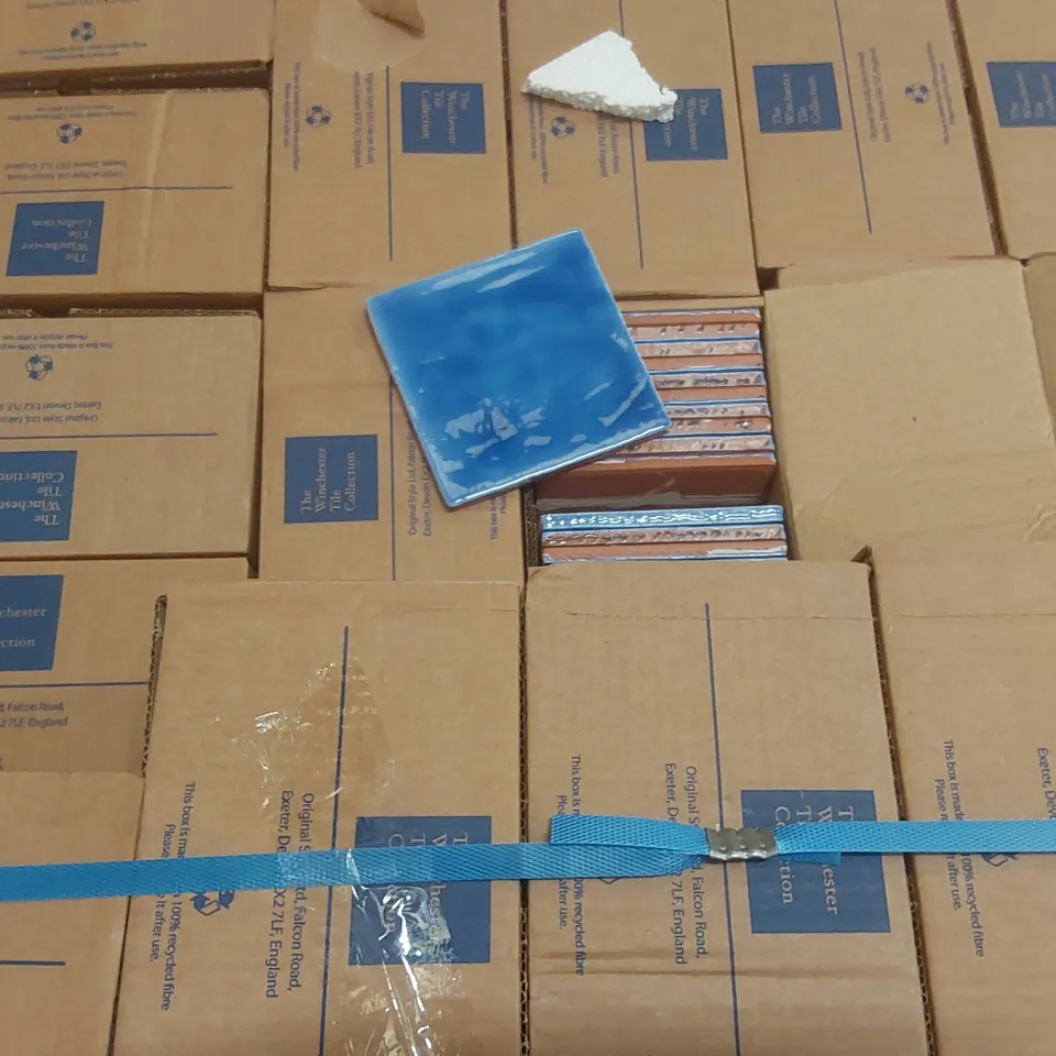 PALLET CONTAINING APPROXIMATELY 2297x 5 x 5 RUSTIC TILES - ASSORTED COLOURS