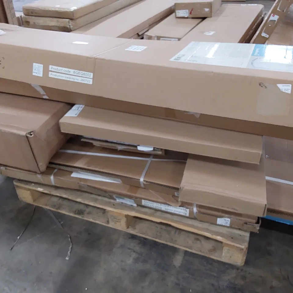 PALLET OF ASSORTED BOXED BATHROOM FITTINGS INCLUDING BELOYA 80cm QUADRANT SLIDING DOOR, BELOYA 80 × 120 OFFSET QUADRANT SHOWER ENCLOSURE 