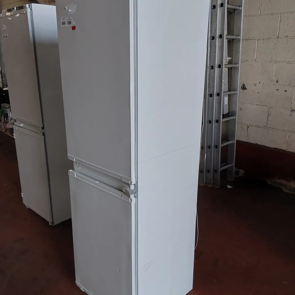 GRUNDIG GKFED445 BUILT-IN INTEGRATED 50/50 FRIDGE FREEZER
