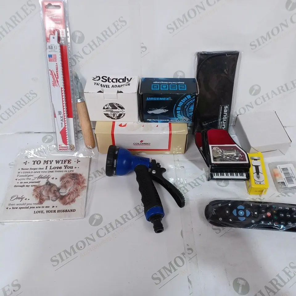 BOX TO CONTAIN APPROX. 25 X ASSORTED HOUSEHOLD PRODUCTS. INCLUDES TV REMOTES, DÉCOR ITEMS, PLUG ADAPTERS ETC 