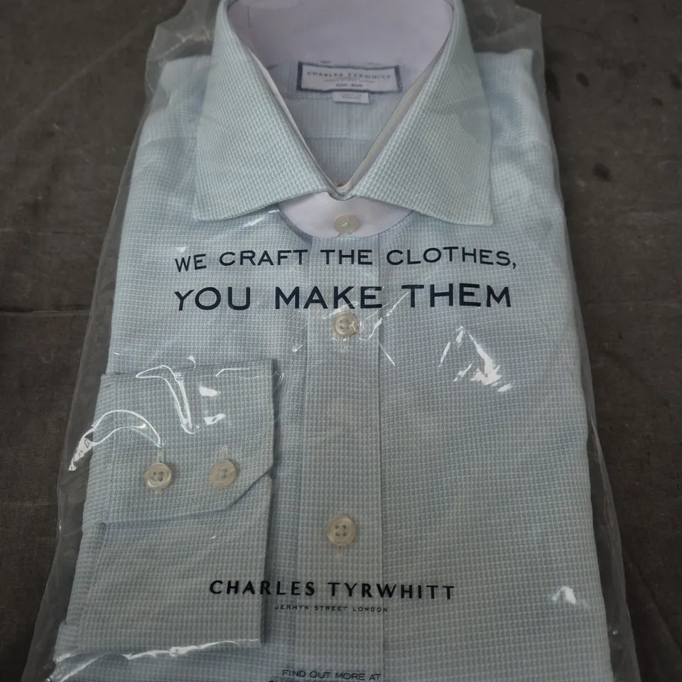 CHARLES TYRWHITT MEN'S CLASSIC FIT NON-IRON SHIRT - LIGHT BLUE CHECK, NECK 16.5IN, SLEEVE 34IN 