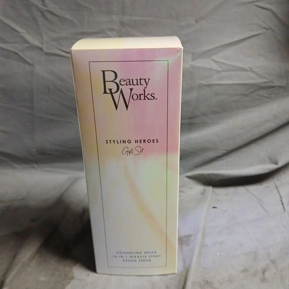 BEAUTY WORKS STYLING HEROES GIFT SET – DETANGLING BRUSH + HAIR CARE ESSENTIALS (BOXED)