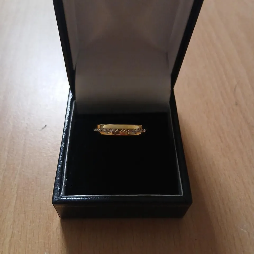 GOLD 9CT ITALIAN GOLD DIAMOND CUT FEDINE RING 0.80G