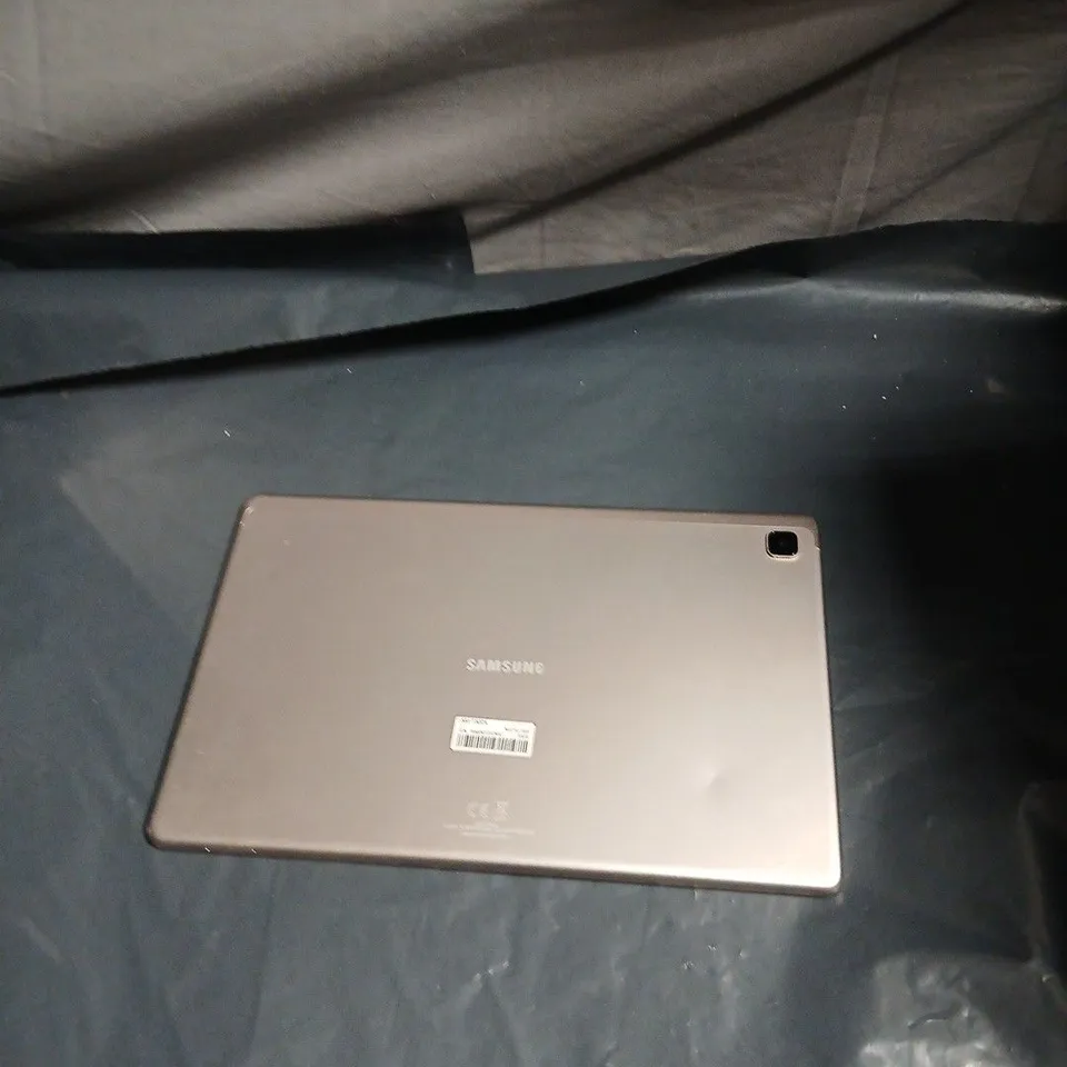 SAMSUNG GALAXY TABLET SM-T500X 32GB - CRACKED SCREEN 