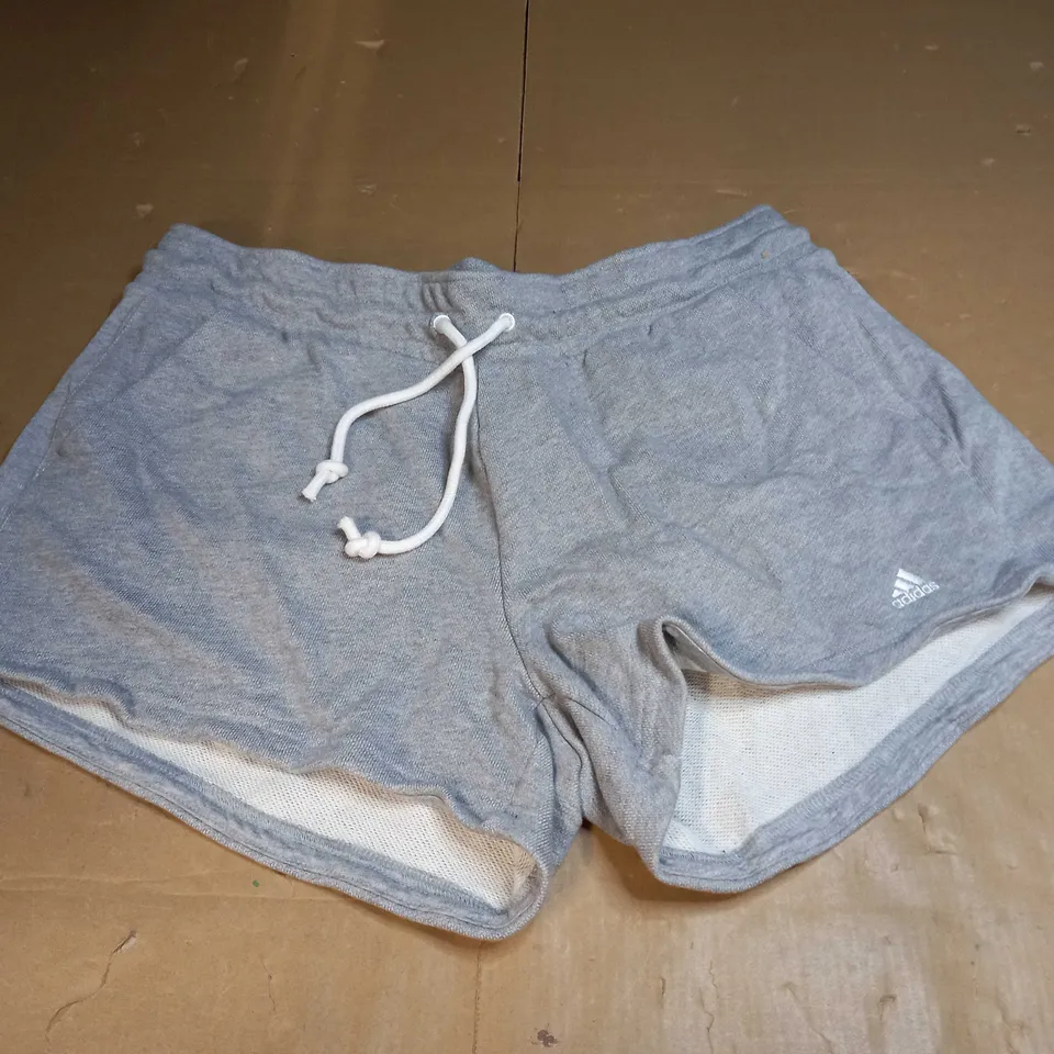 ADIDAS HIGH FLEECED SHORTS SIZE L