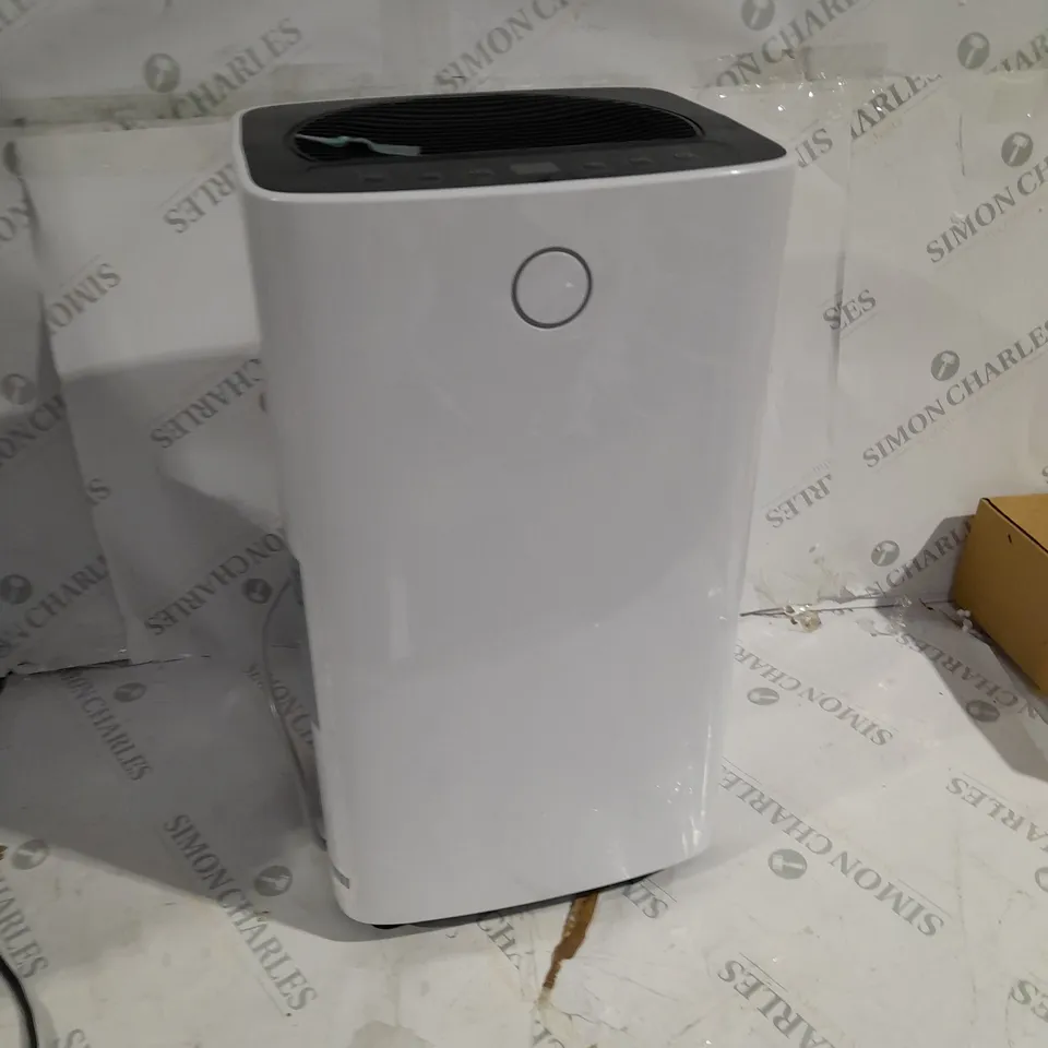 OUTLET 12L DEHUMIDIFIER WITH 2L WATER TANK AND TIMER