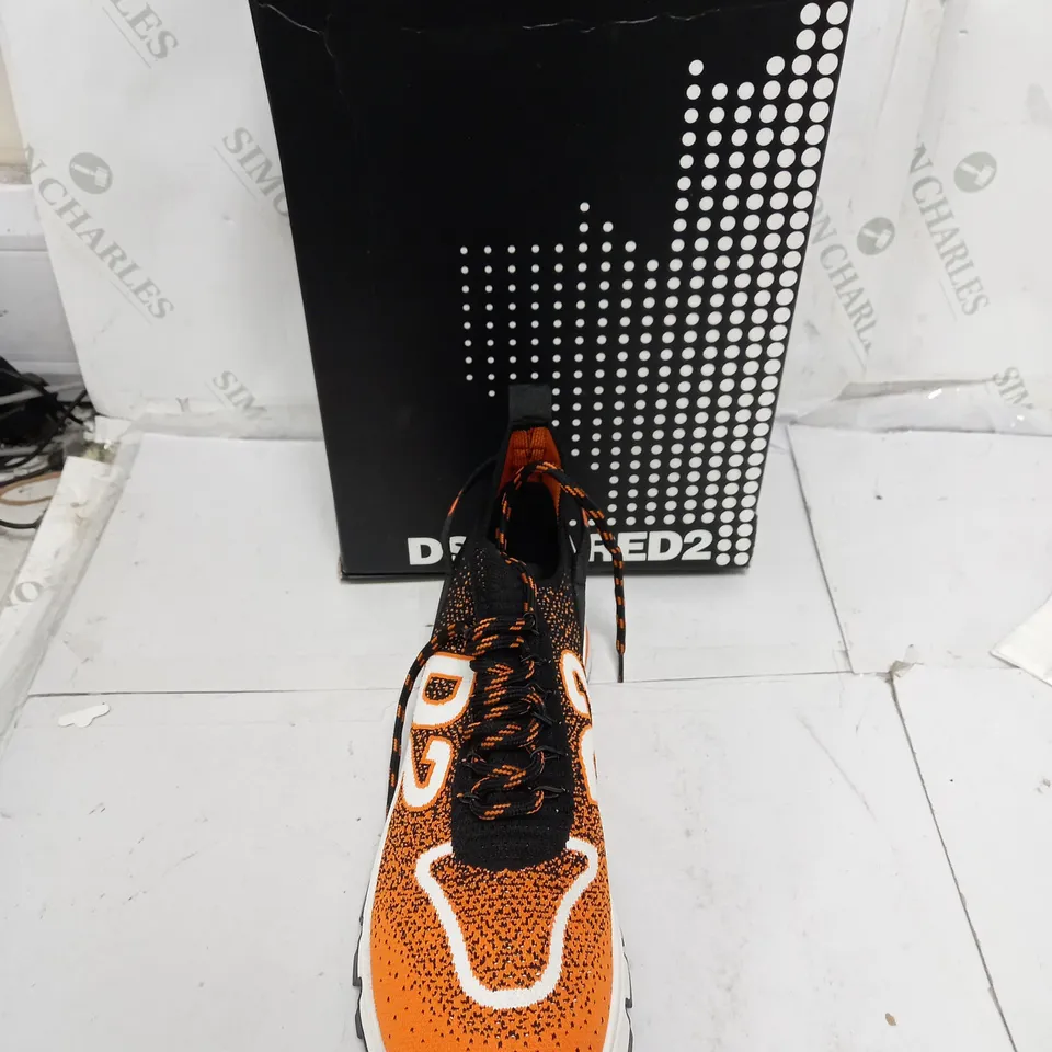BOXED PAIR OF DSQUARED2 RUNDS2 SOCK TRIM UK 8.75