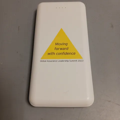 UNBRANDED POWERBANK IN WHITE TYPE-C, MICRO USB AND X2 USB PORTS