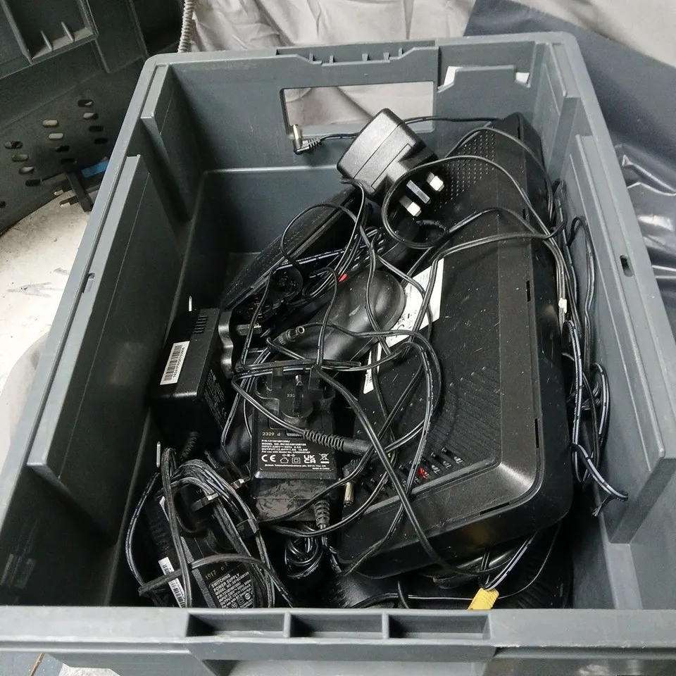 APPROXIMATELY 12 ASSORTED HOUSEHOLD ITEMS TO INCLUDE ROUTERS, PLUGS, REMOTE CONTROLS ETC