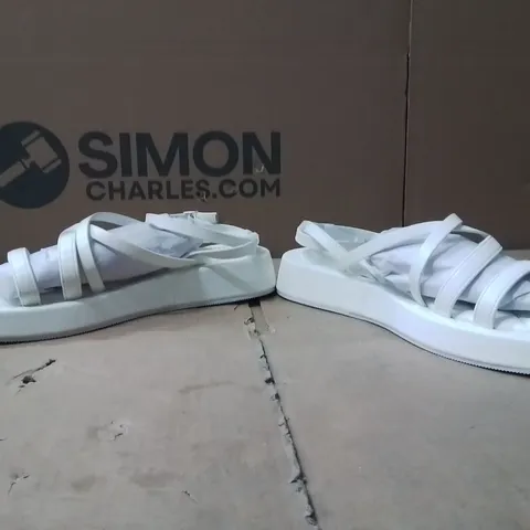 BOXED BRAND NEW APPROXIMATELY 6 SIMPLY BE PHEOBE WIDE SHOES WHITE SIZE 6