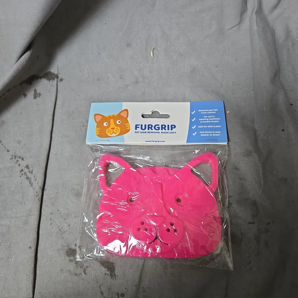 BOX OF APPROXIMATELY 140 FURGRIP PINK CAT FACE PET HAIR REMOVER  