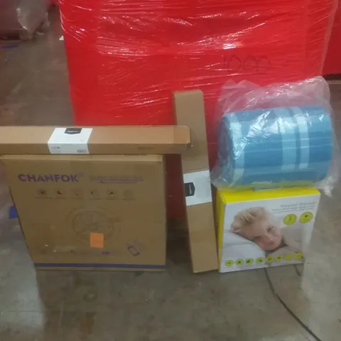 PALLET OF ASSORTED ITEMS INCLUDING SMART CEILING FAN, HONEYCOMB PLEATED BLIND, CURTAIN ROD, HEATED BLANKET