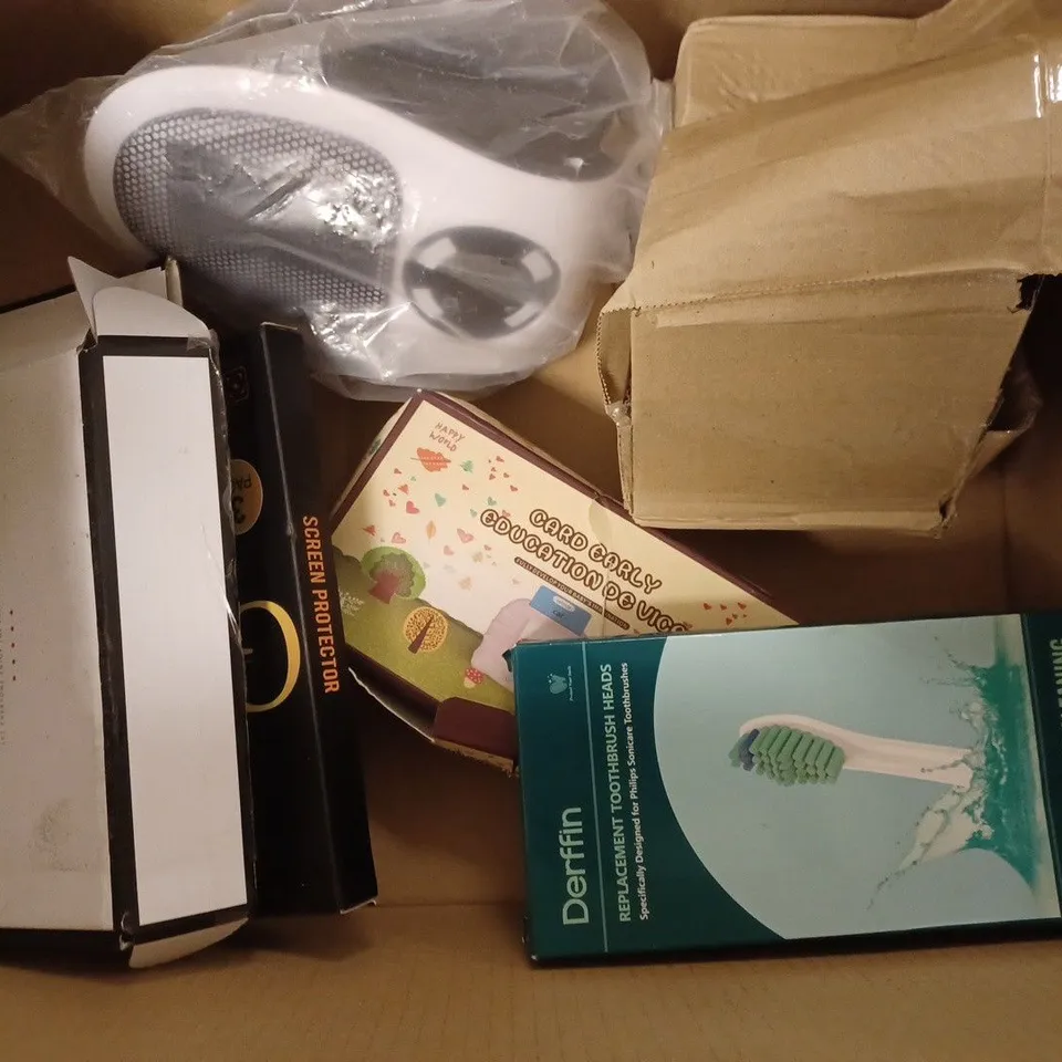 BOX OF APPROXIMATELY 10 ASSORTED HOUSEHOLD ITEMS TO INCLUDE WIFI REPEATER, LIGHT BULB, SCREEN PROTECTORS, ETC