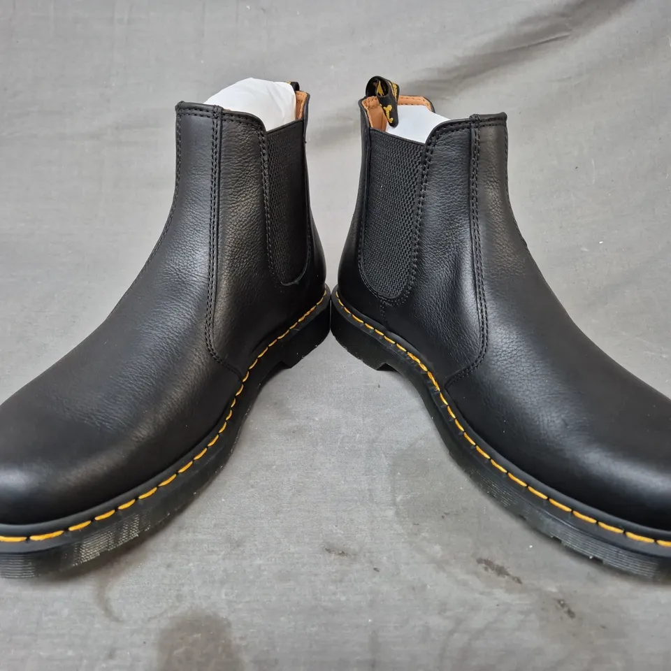 BOXED PAIR OF DR MARTENS 2976 ANKLE BOOTS IN BLACK UK SIZE 11