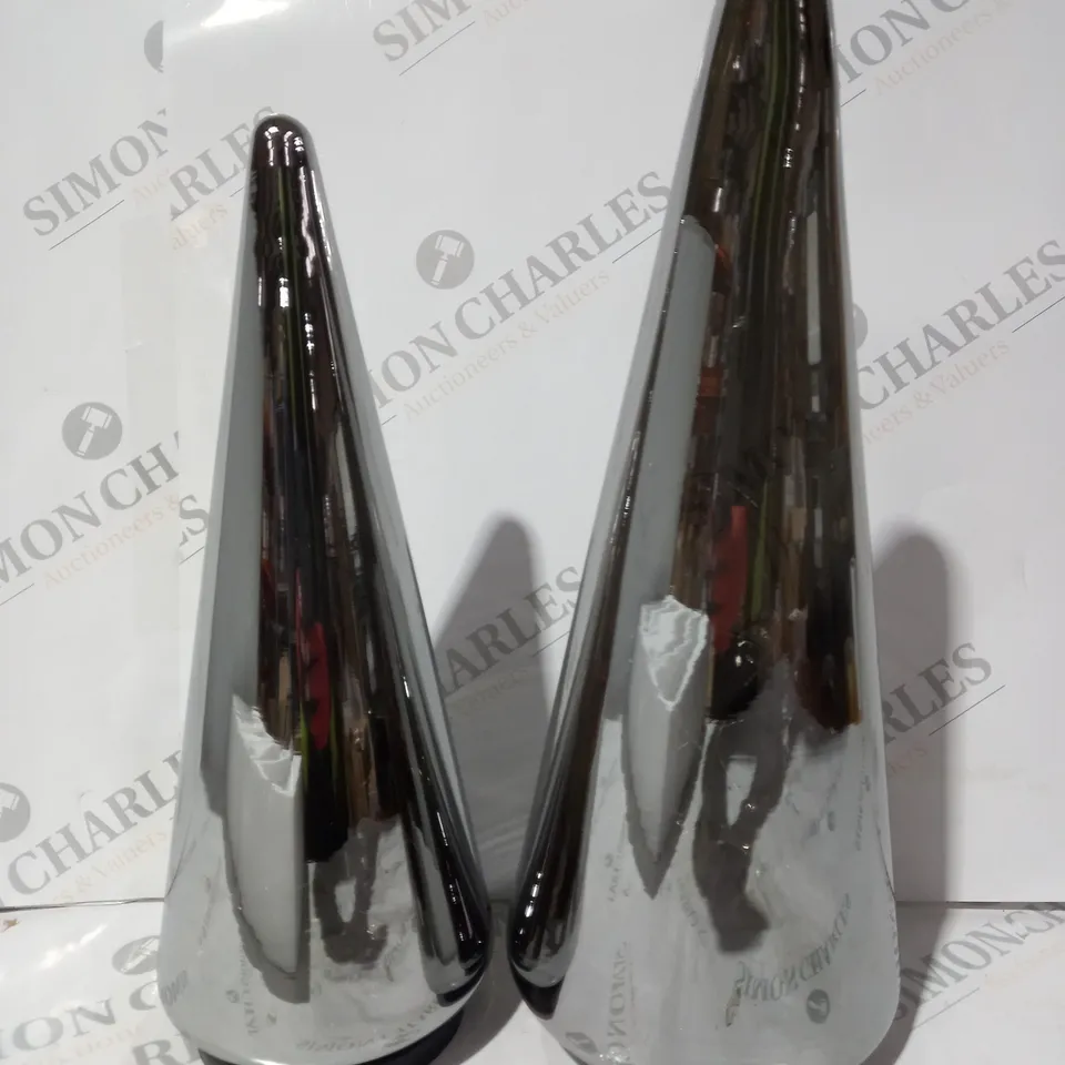 KELLY HOPPEN SET OF 2 INDOOR/OUTDOOR PRELIT GLASS DECOR - REFLECTIVE CONES