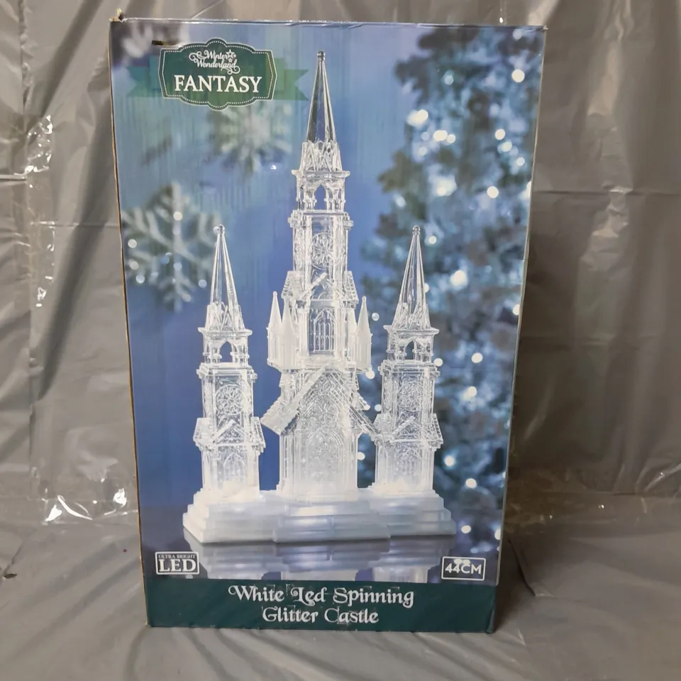 WINTER WONDERLAND FANTASY LED SPINNING GLITTER CASTLE