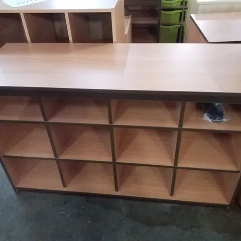12 SECTION STORAGE UNIT WITH BROWN EDGING 1360×481×842MM