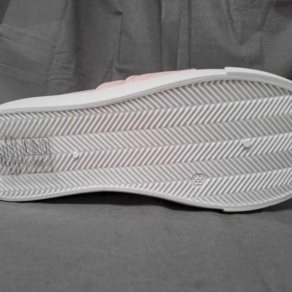 BOX OF APPROXIMATELY 10 PAIRS OF DESIGNER SHOES IN PINK IN VARIOUS SIZES
