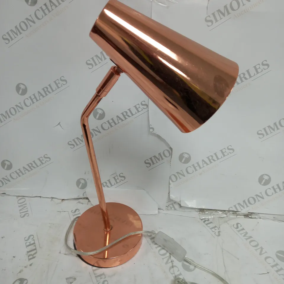 TABLE LAMP IN ROSE GOLD COLOUR