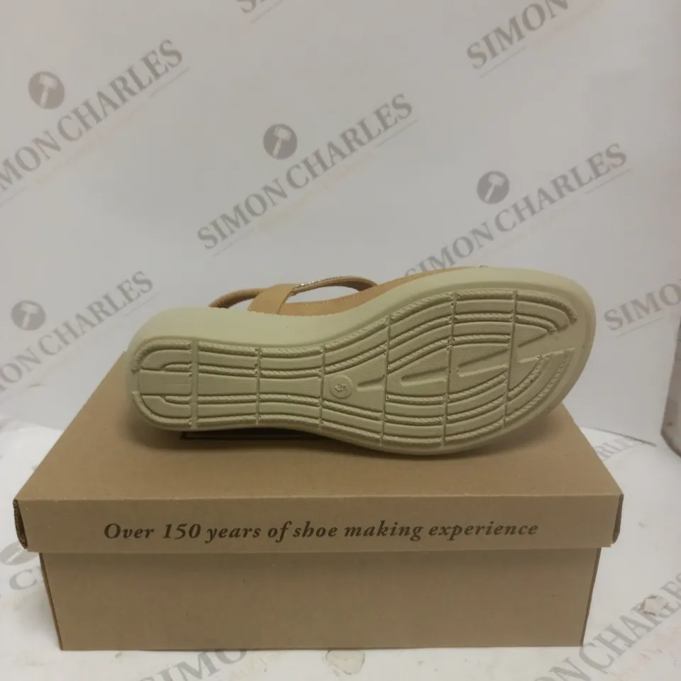 BOXED PAIR OF CUSHION WALK DIAMANTE T BAR SANDALS - 5