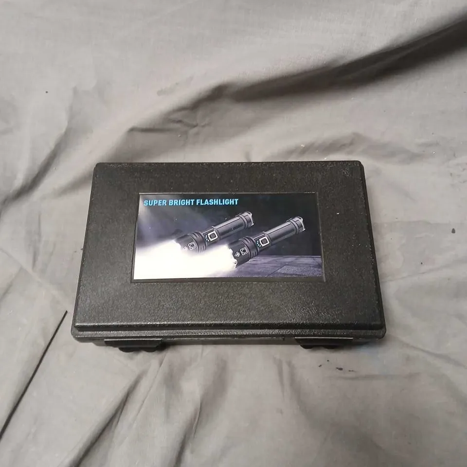 DUAL SUPER BRIGHT FLASHLIGHT SET IN CARRY CASE WITH BATTERY & USB CABLE