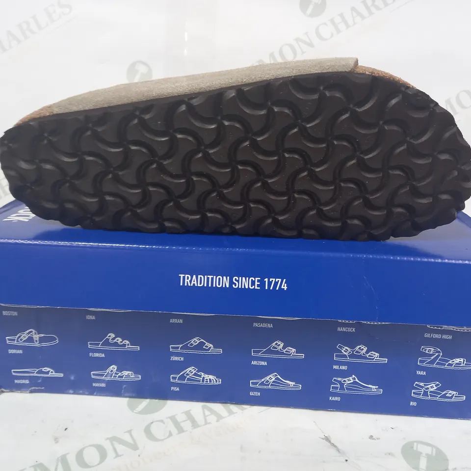 BOXED PAIR OF BIRKENSTOCK ARIZONA BS OPEN TOE SANDALS IN STONE COLOUR EU SIZE 38