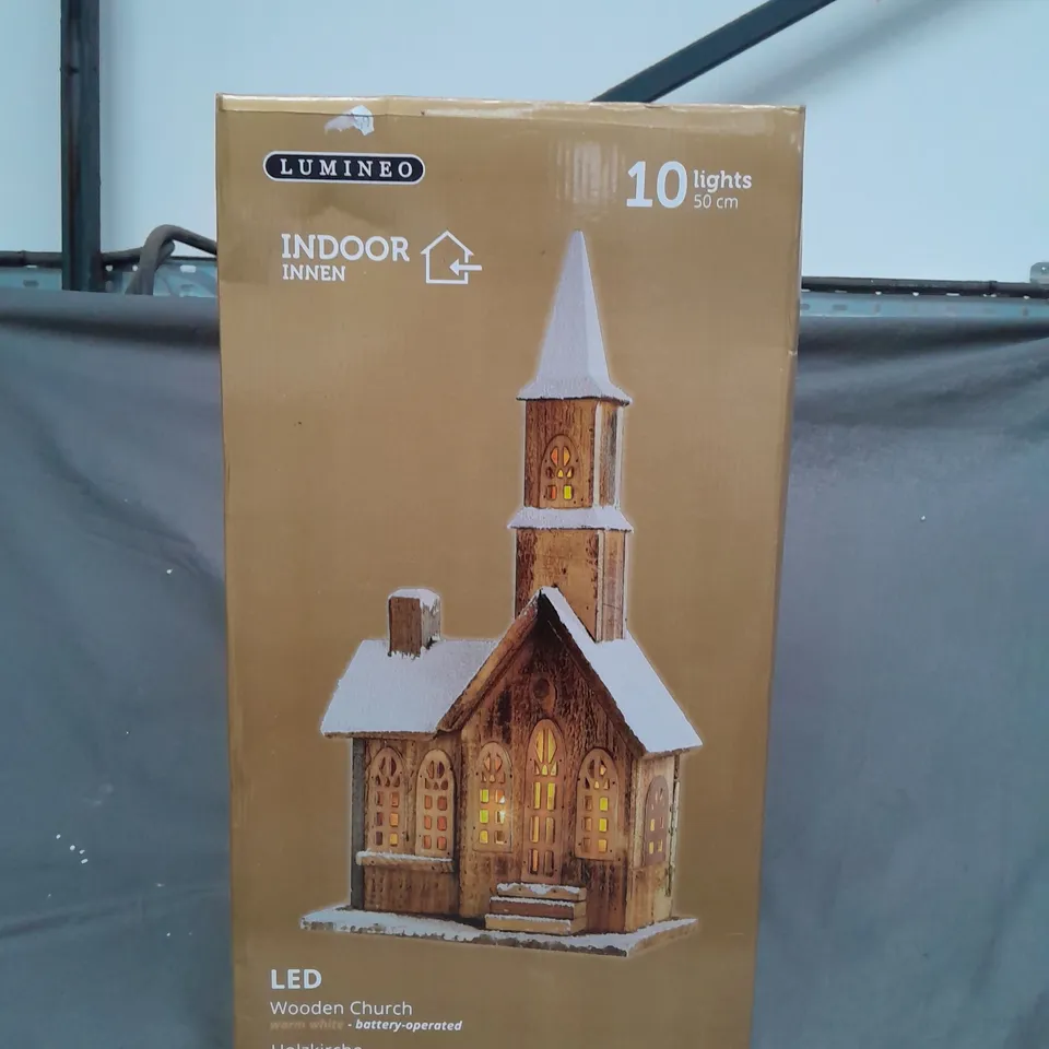 INDOOR LED WOODEN CHURCH