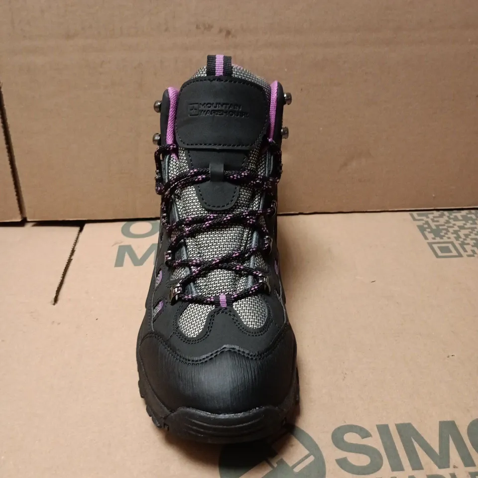 MOUNTAIN WAREHOUSE HIKING BOOTS BLACK AND PINK SIZE 7