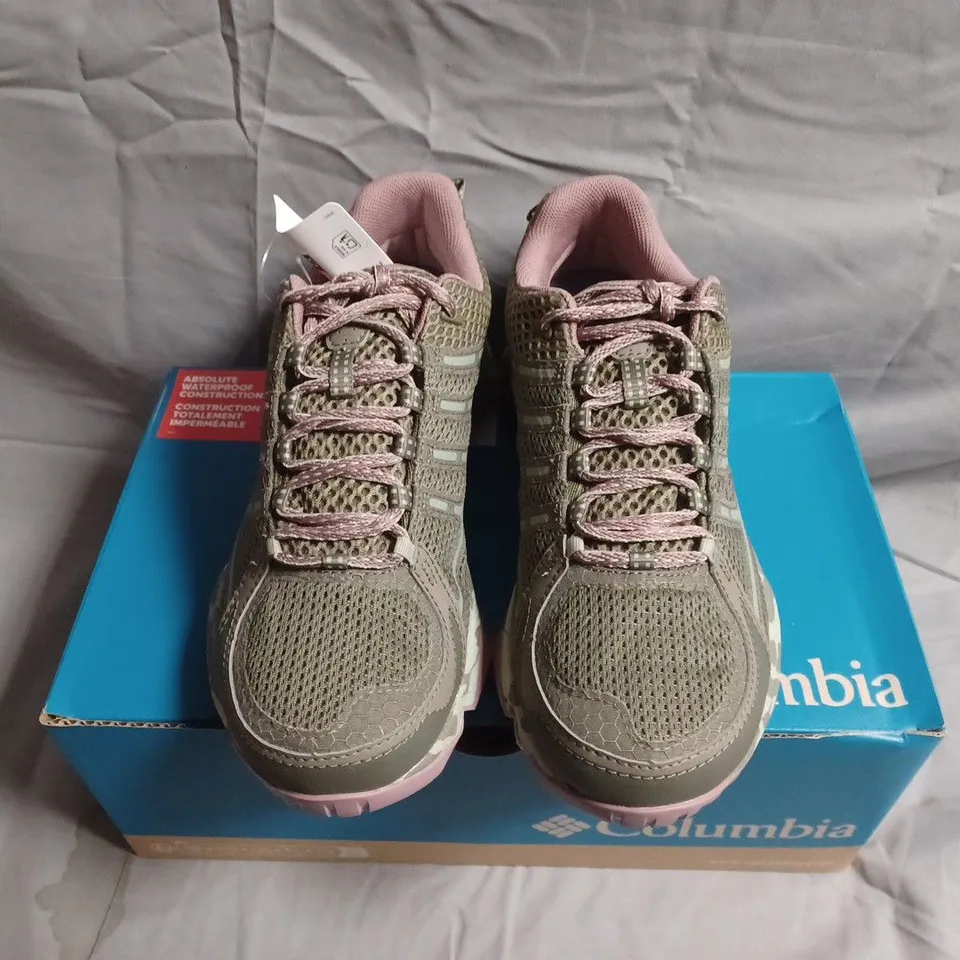 BOXED PAIR OF COLUMBIA WOMEN’S TRAIL SHOES – UK SIZE 6
