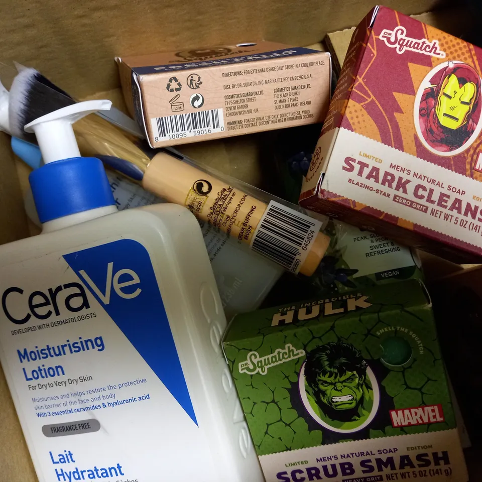 APPROXIMATELY 10 ASSORTED HEALTH AND BEAUTY PRODUCTS TO INCLUDE CERAVE SMOOTHING CLEANSER, CERAVE MOISTURISING LOTION, THE BODY SHOP SHOWER GEL, THE BODY SHOP CONDITIONER 