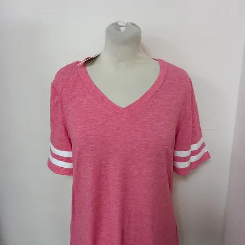 CLEARLOVE V-NECK T-SHIRT SIZE S
