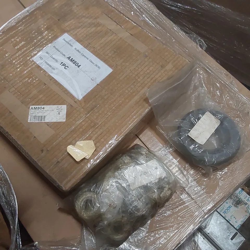 PALLET CONTAINING A LARGE QUANTITY OF ASSORTED CATERING EQUIPMENT PARTS AND OTHER ASSORTED ITEMS