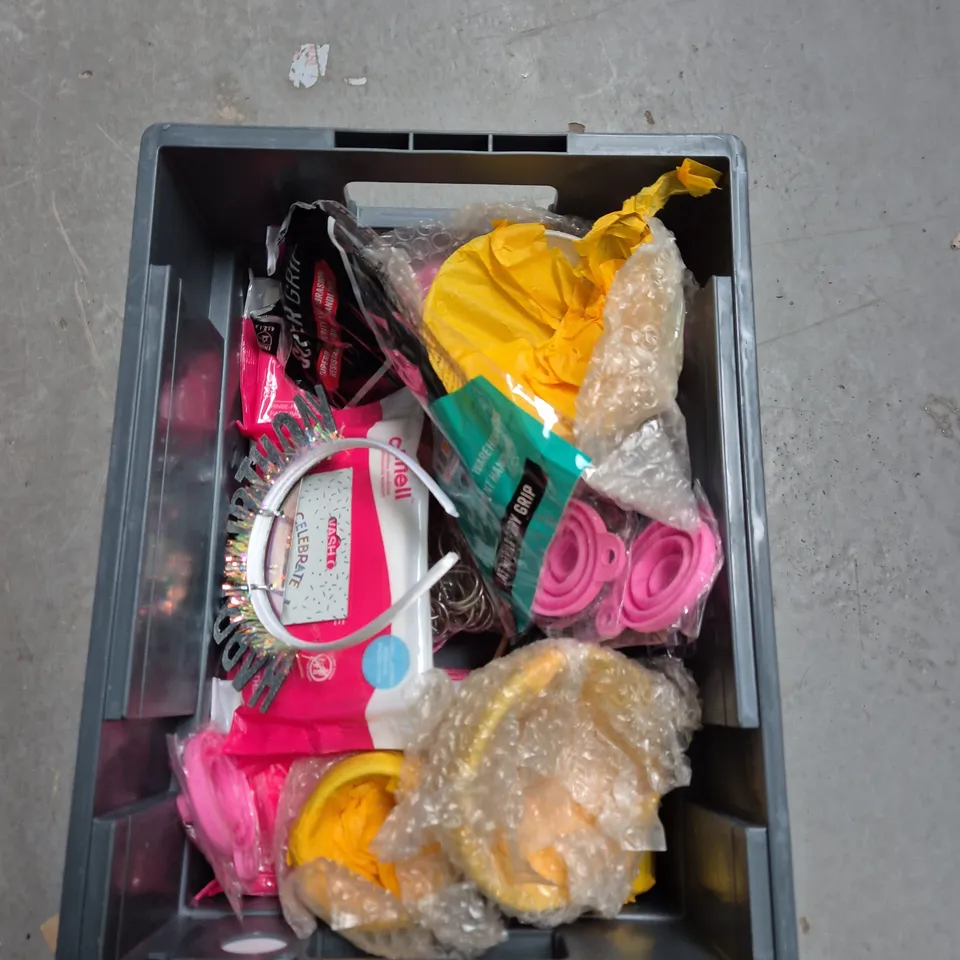 APPROXIMATELY 15 ASSORTED HOUSEHOLD ITEMS TO INCLUDE WORLD'S BEST WIFE MUG, CLINELL CHLORHEXIDINE WASH CLOTHS AND CAT CALMING PHEROMONE DIFFUSER