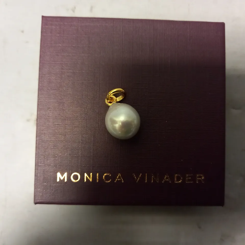 BOXED MONICA VINADER PEARL EFFECT NECKLACE CHARM