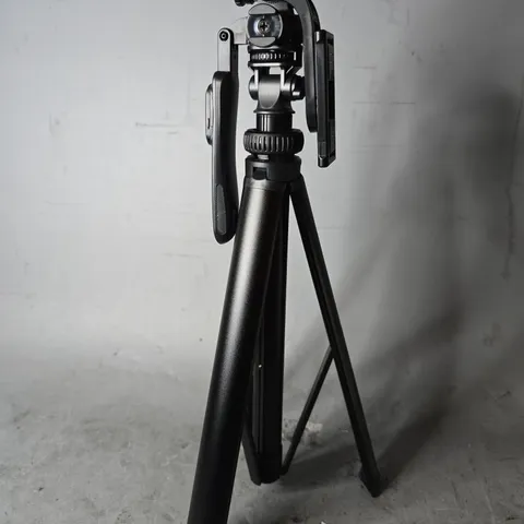BOXED C05 LONG 2M TRIPOD IN BLACK