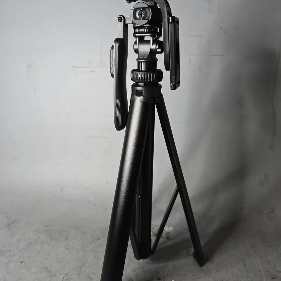 BOXED C05 LONG 2M TRIPOD IN BLACK